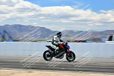 media/Mar-25-2024-Moto Forza (Mon) [[8d4319bd68]]/4-Novice Group/Session 4 Front Straight Speed Pans/